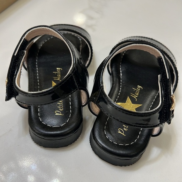 Petite Hailey basic black parent sandal toddler - Picture 11 of 12